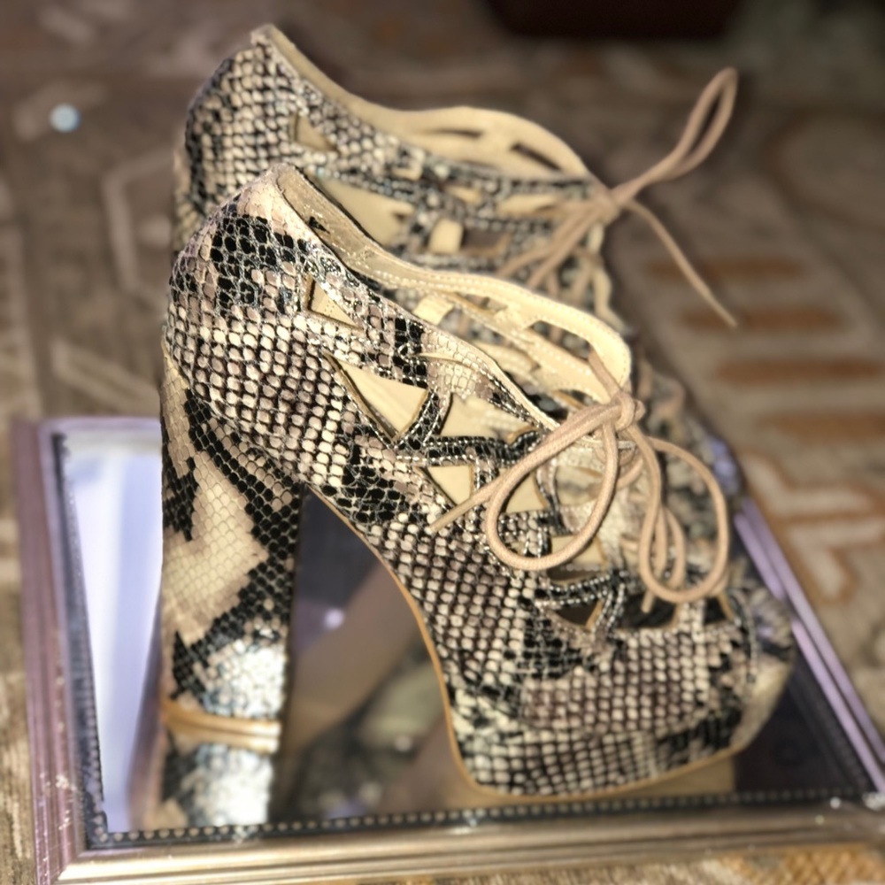 Faux snakeskin chunky 6” heels